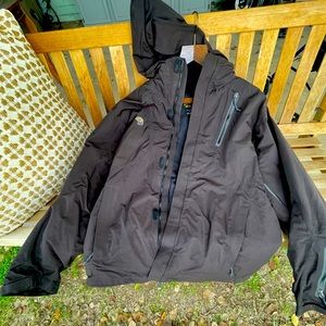 Mountain Hardwear Men’s Ski Snowboard Jacket black hooded